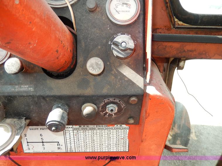 image for item G5279 1967 Allis Chalmers 190XT Series 3 tractor