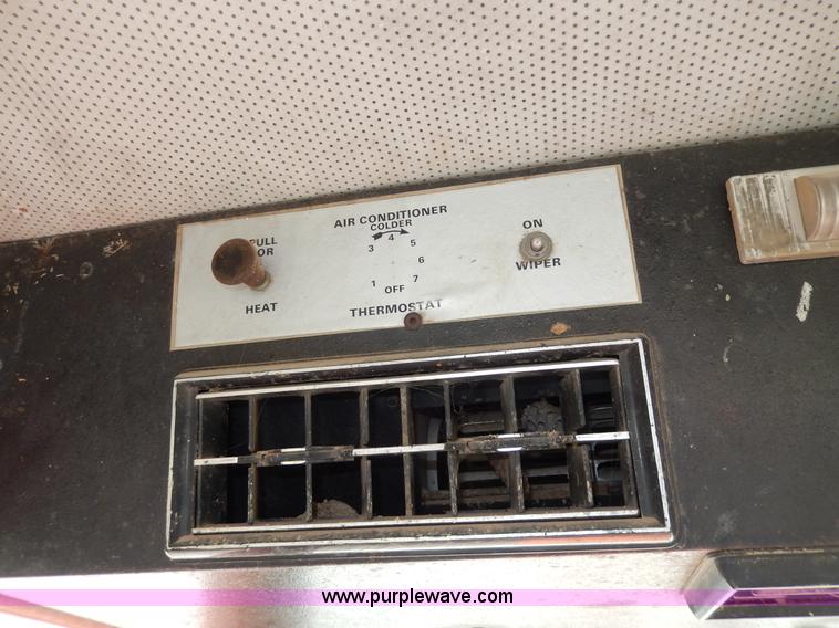 image for item G5279 1967 Allis Chalmers 190XT Series 3 tractor