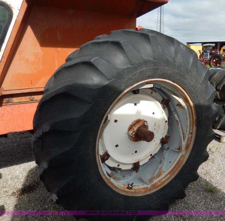 image for item G5279 1967 Allis Chalmers 190XT Series 3 tractor