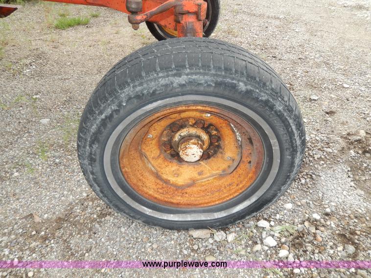 image for item G5279 1967 Allis Chalmers 190XT Series 3 tractor