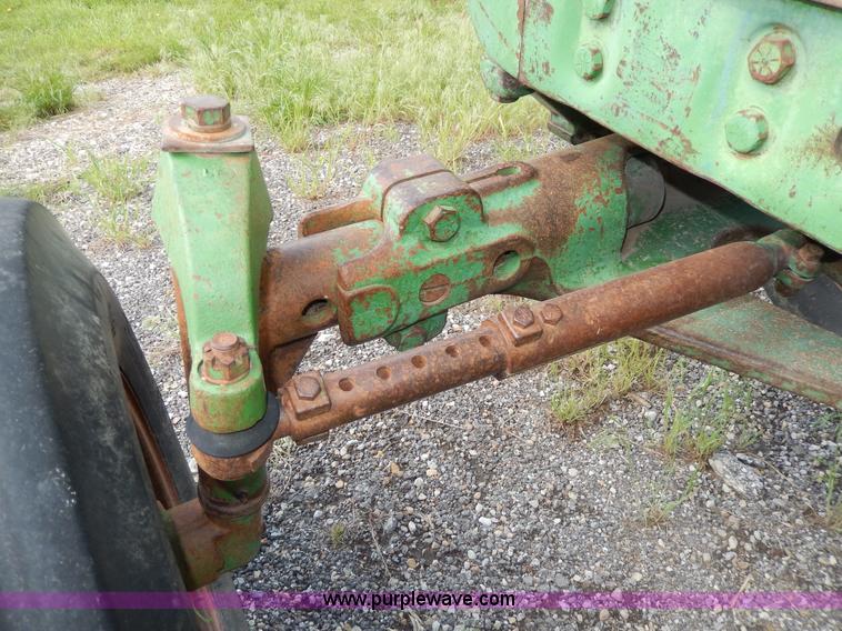 image for item G5281 1967 John Deere 3020 tractor