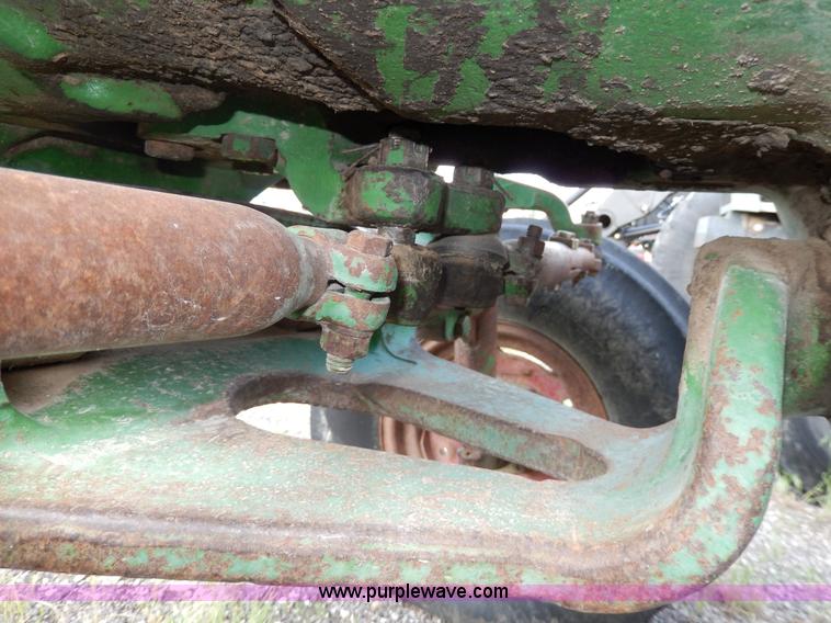 image for item G5281 1967 John Deere 3020 tractor