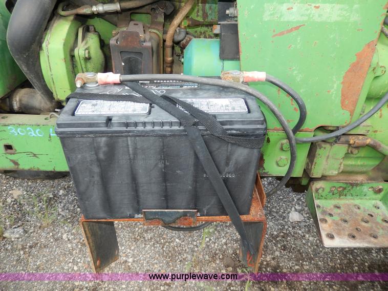 image for item G5281 1967 John Deere 3020 tractor