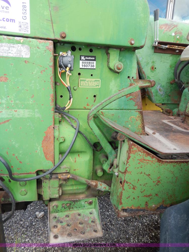 image for item G5281 1967 John Deere 3020 tractor