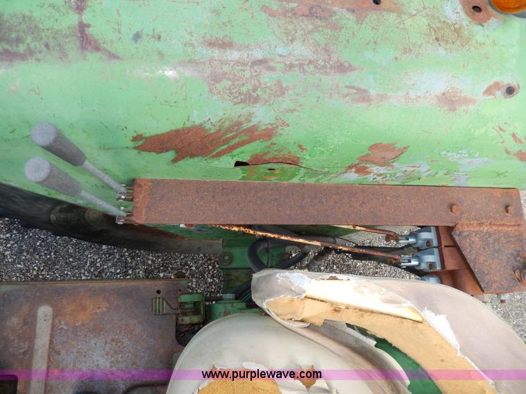 image for item G5281 1967 John Deere 3020 tractor