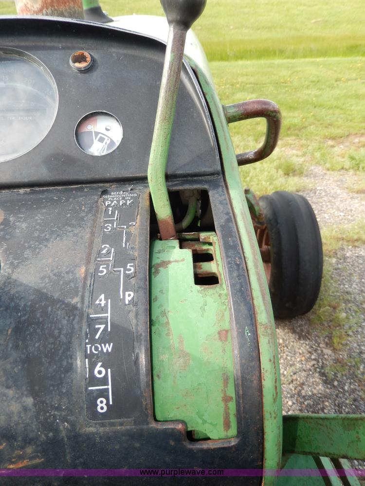 image for item G5281 1967 John Deere 3020 tractor