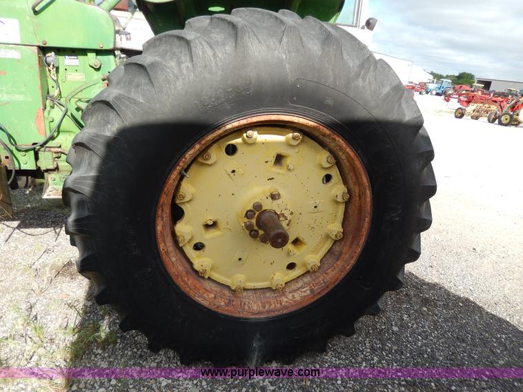 image for item G5281 1967 John Deere 3020 tractor