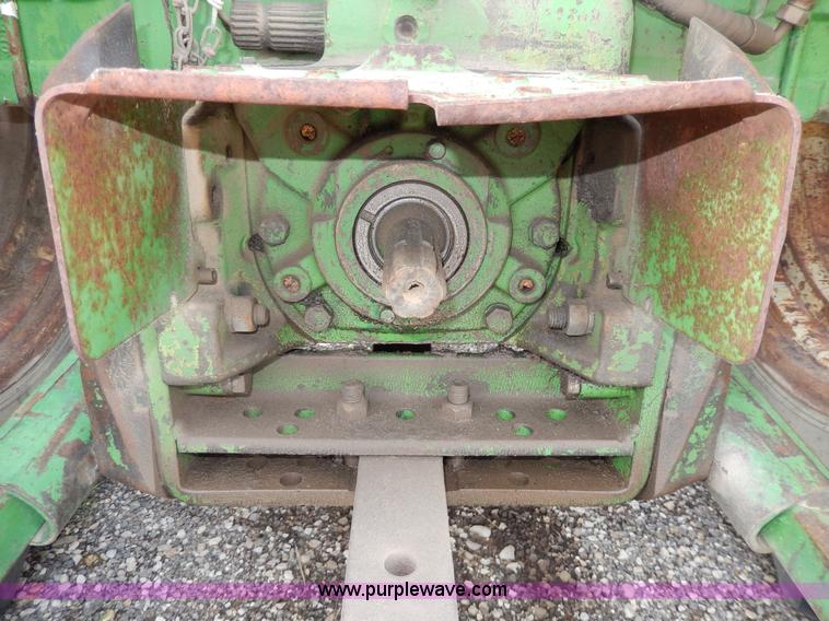 image for item G5281 1967 John Deere 3020 tractor