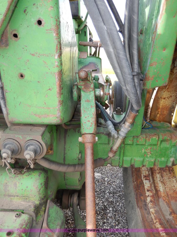 image for item G5281 1967 John Deere 3020 tractor