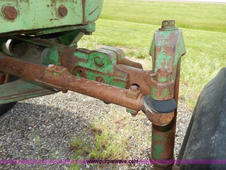 image for item G5281 1967 John Deere 3020 tractor