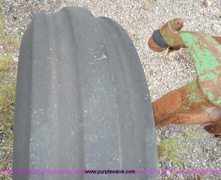 image for item G5281 1967 John Deere 3020 tractor