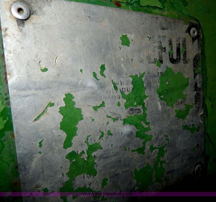 image for item G5281 1967 John Deere 3020 tractor