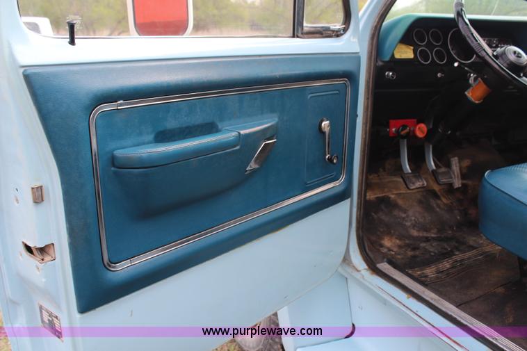 image for item G5499 1974 Dodge 600 Custom grain truck