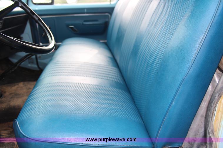 image for item G5499 1974 Dodge 600 Custom grain truck