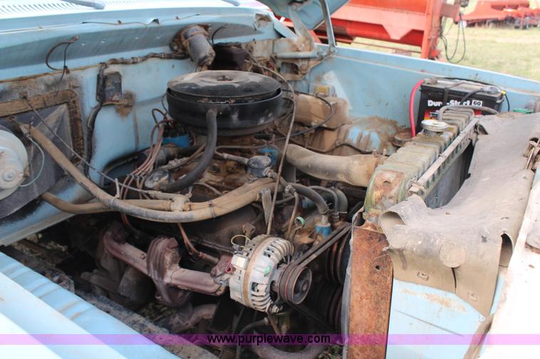 image for item G5499 1974 Dodge 600 Custom grain truck