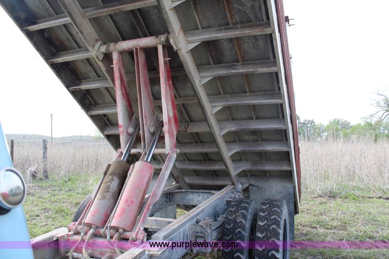 image for item G5499 1974 Dodge 600 Custom grain truck