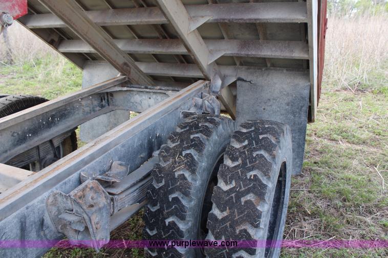 image for item G5499 1974 Dodge 600 Custom grain truck