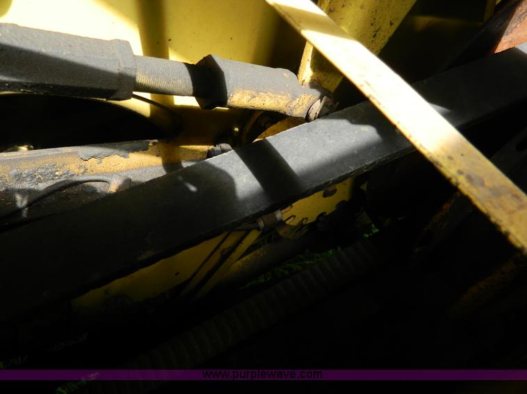 image for item G7862 1980 New Holland TR75 combine