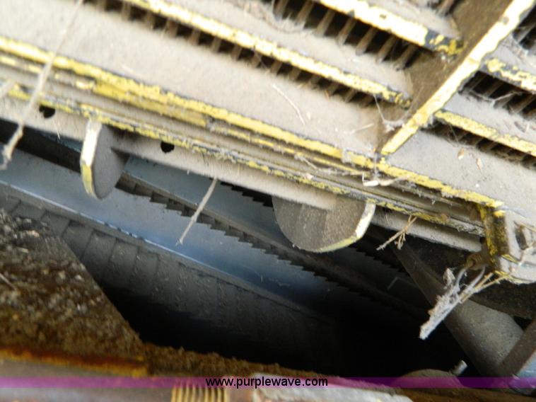 image for item G7862 1980 New Holland TR75 combine