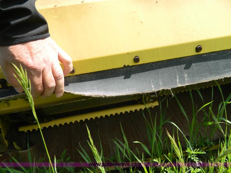 image for item G7862 1980 New Holland TR75 combine