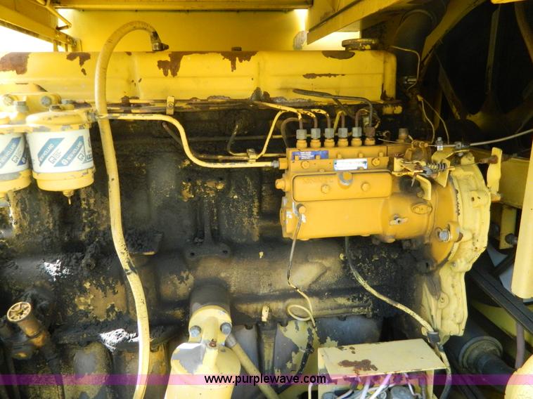image for item G7862 1980 New Holland TR75 combine