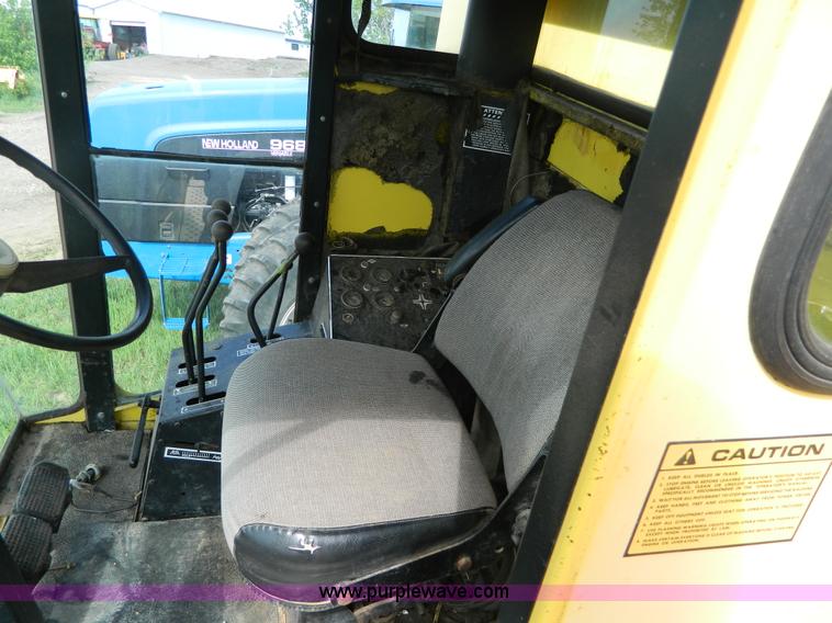 image for item G7862 1980 New Holland TR75 combine