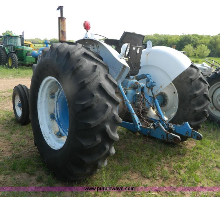 image for item G7863 1967 Ford 5000 tractor