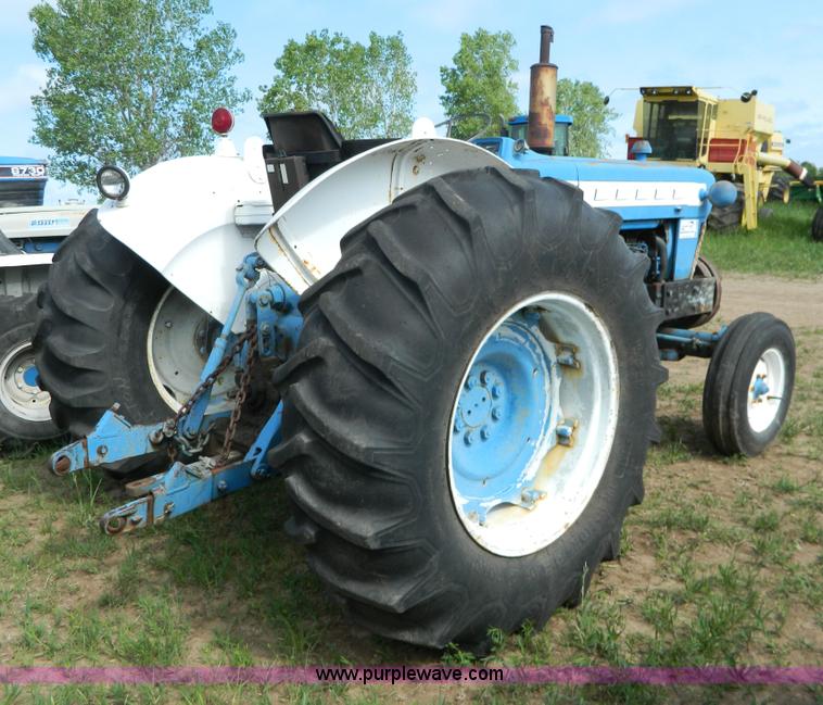 image for item G7863 1967 Ford 5000 tractor