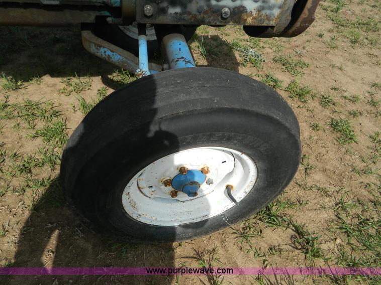 image for item G7863 1967 Ford 5000 tractor