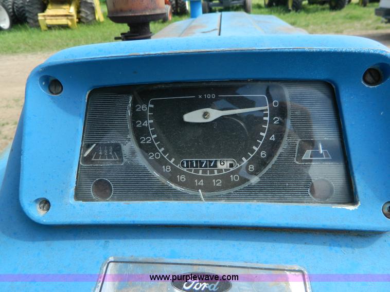 image for item G7863 1967 Ford 5000 tractor