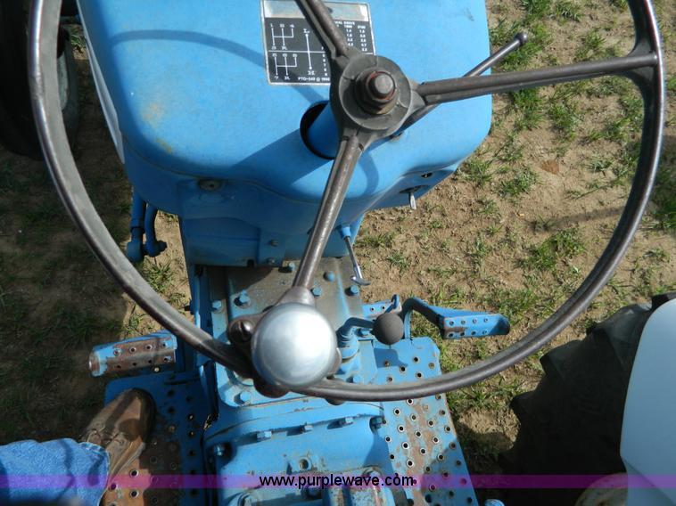 image for item G7863 1967 Ford 5000 tractor