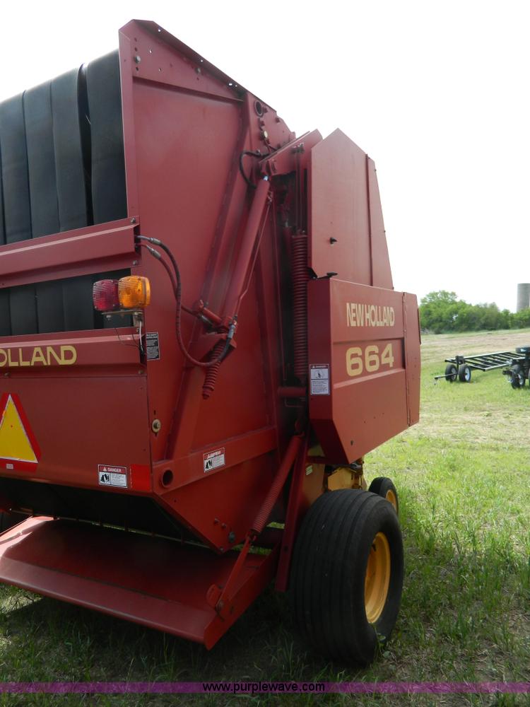 image for item G7864 New Holland 664 round baler