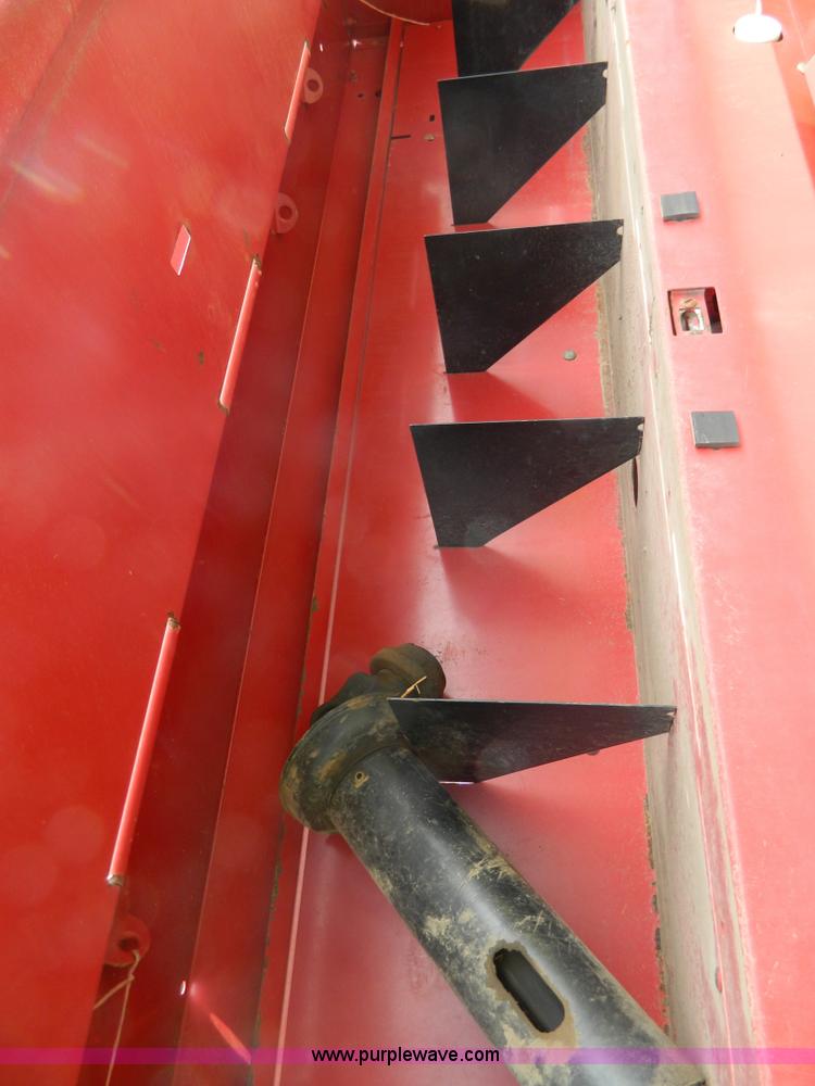 image for item G7864 New Holland 664 round baler