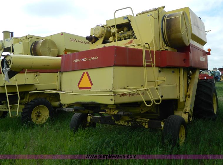 image for item G7866 1983 New Holland TR85 combine