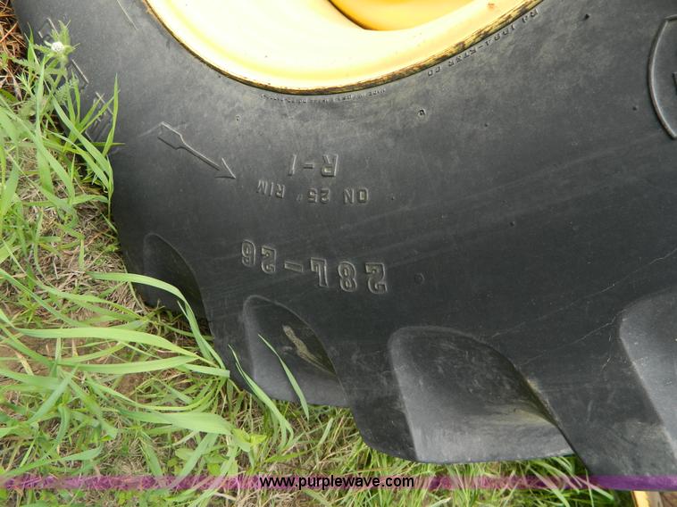 image for item G7866 1983 New Holland TR85 combine