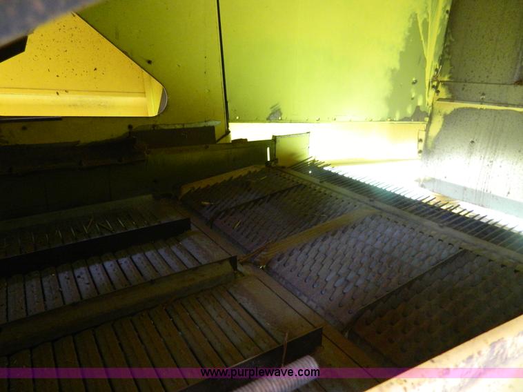 image for item G7866 1983 New Holland TR85 combine