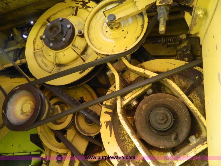 image for item G7866 1983 New Holland TR85 combine