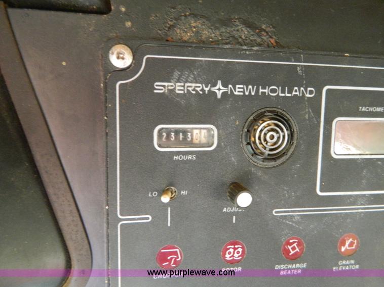 image for item G7866 1983 New Holland TR85 combine