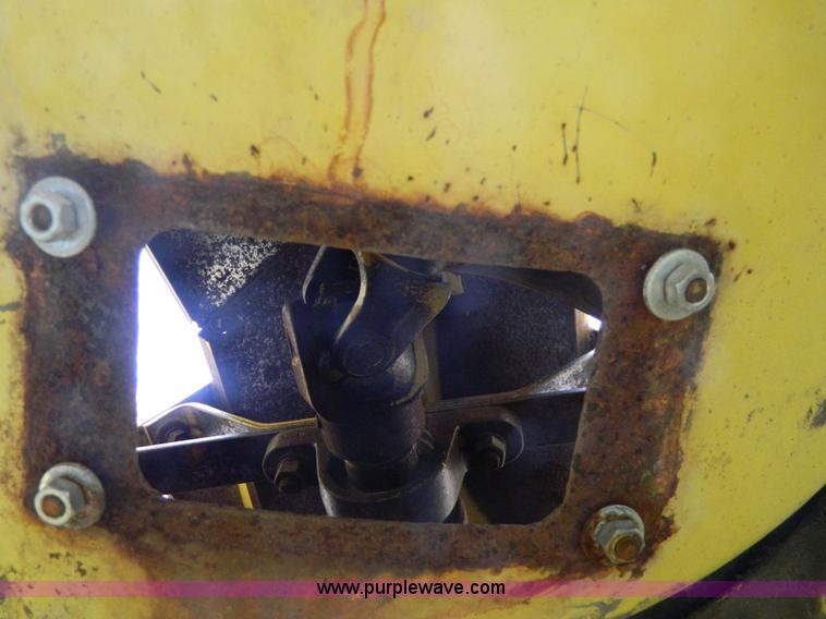 image for item G7867 1987 New Holland TR85 combine