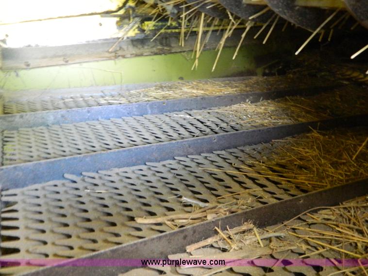 image for item G7867 1987 New Holland TR85 combine