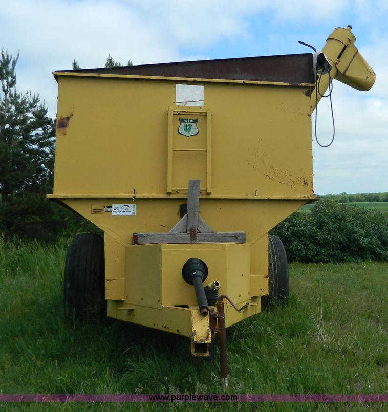 image for item G7869 Big 12 grain cart