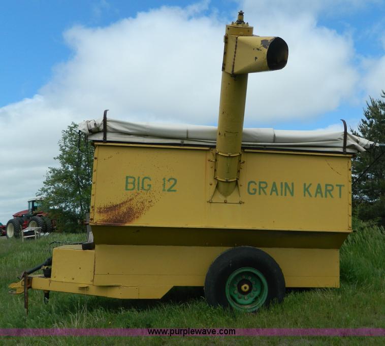 image for item G7869 Big 12 grain cart