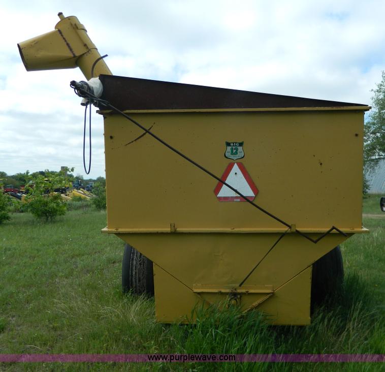 image for item G7869 Big 12 grain cart