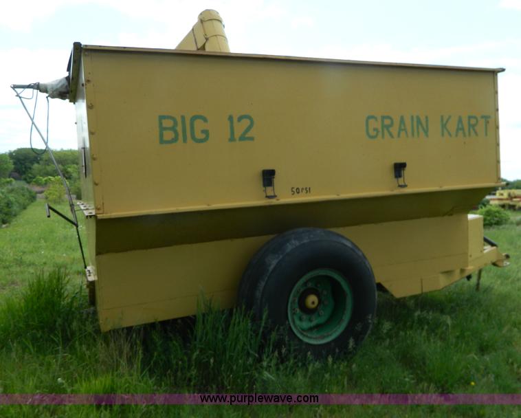image for item G7869 Big 12 grain cart