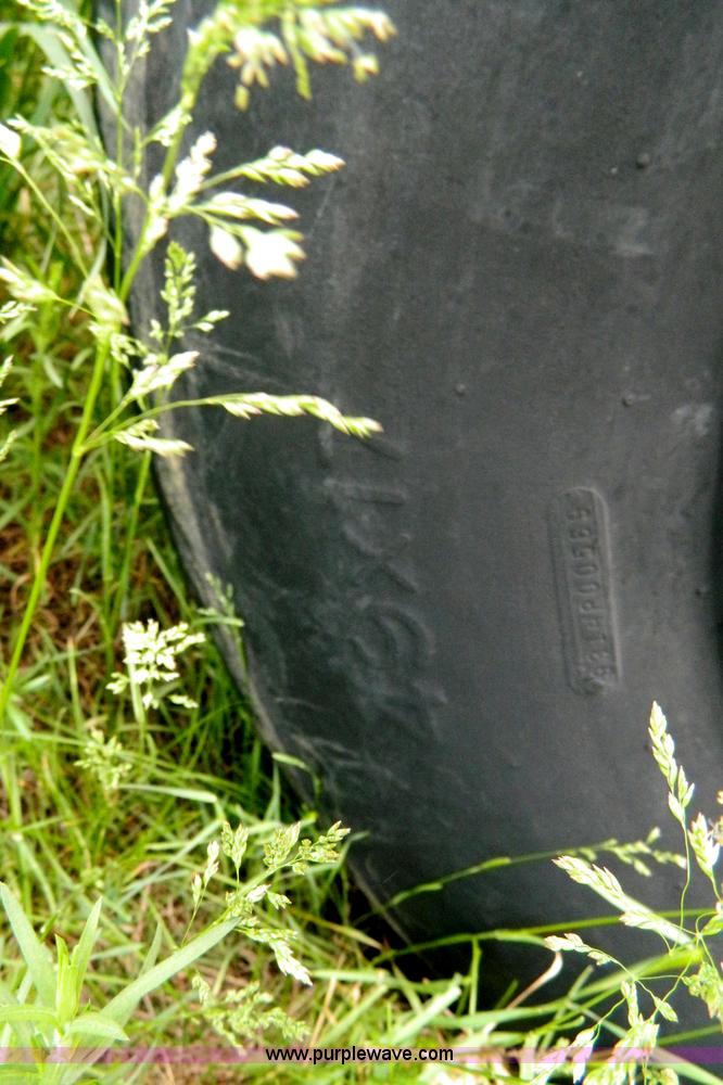 image for item G7869 Big 12 grain cart