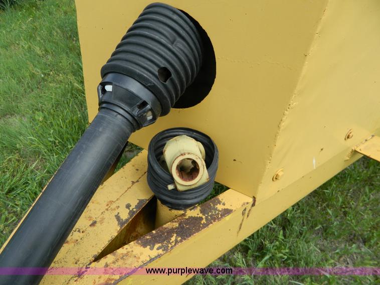 image for item G7869 Big 12 grain cart