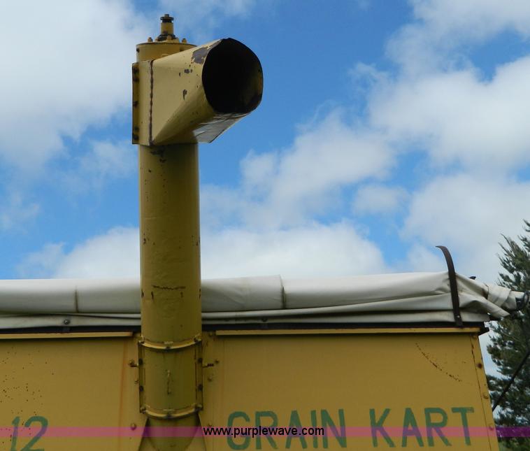 image for item G7869 Big 12 grain cart