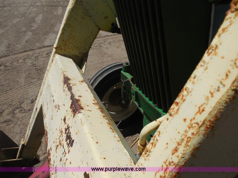 image for item H3156 1962 John Deere 2010 tractor