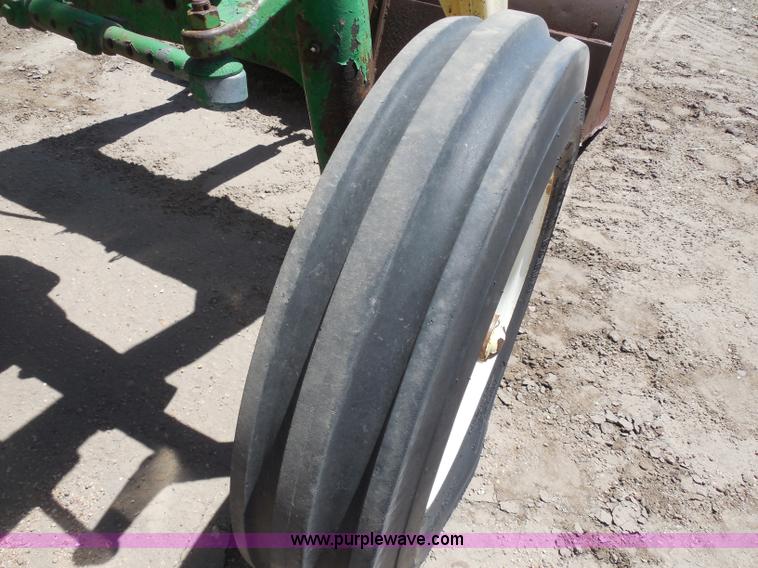 image for item H3156 1962 John Deere 2010 tractor