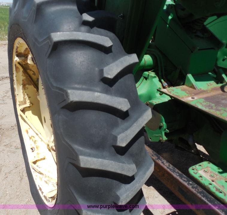 image for item H3156 1962 John Deere 2010 tractor